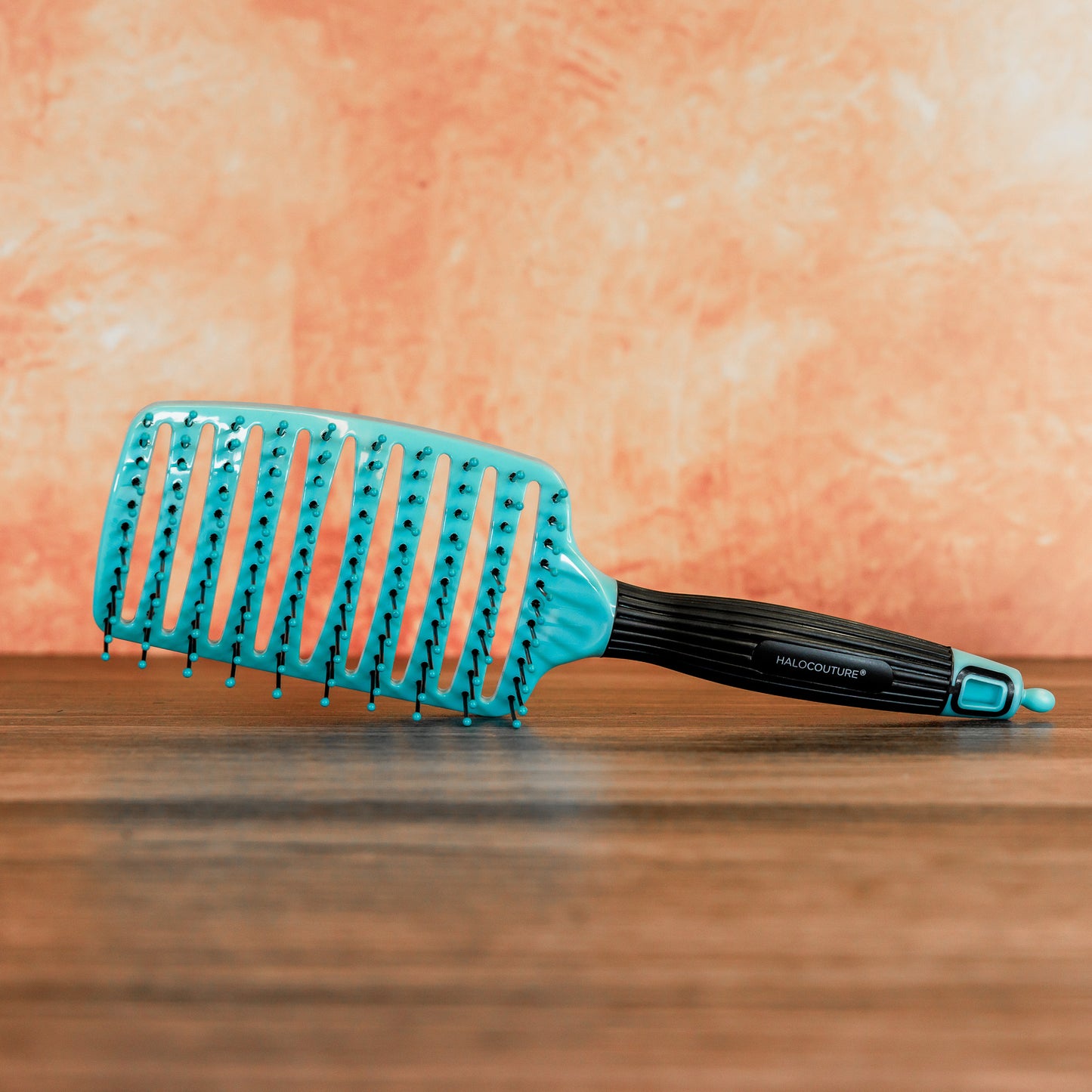 HALOCOUTURE® Brush